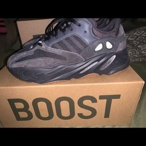 Yeezy Boost 700 Utility Black
